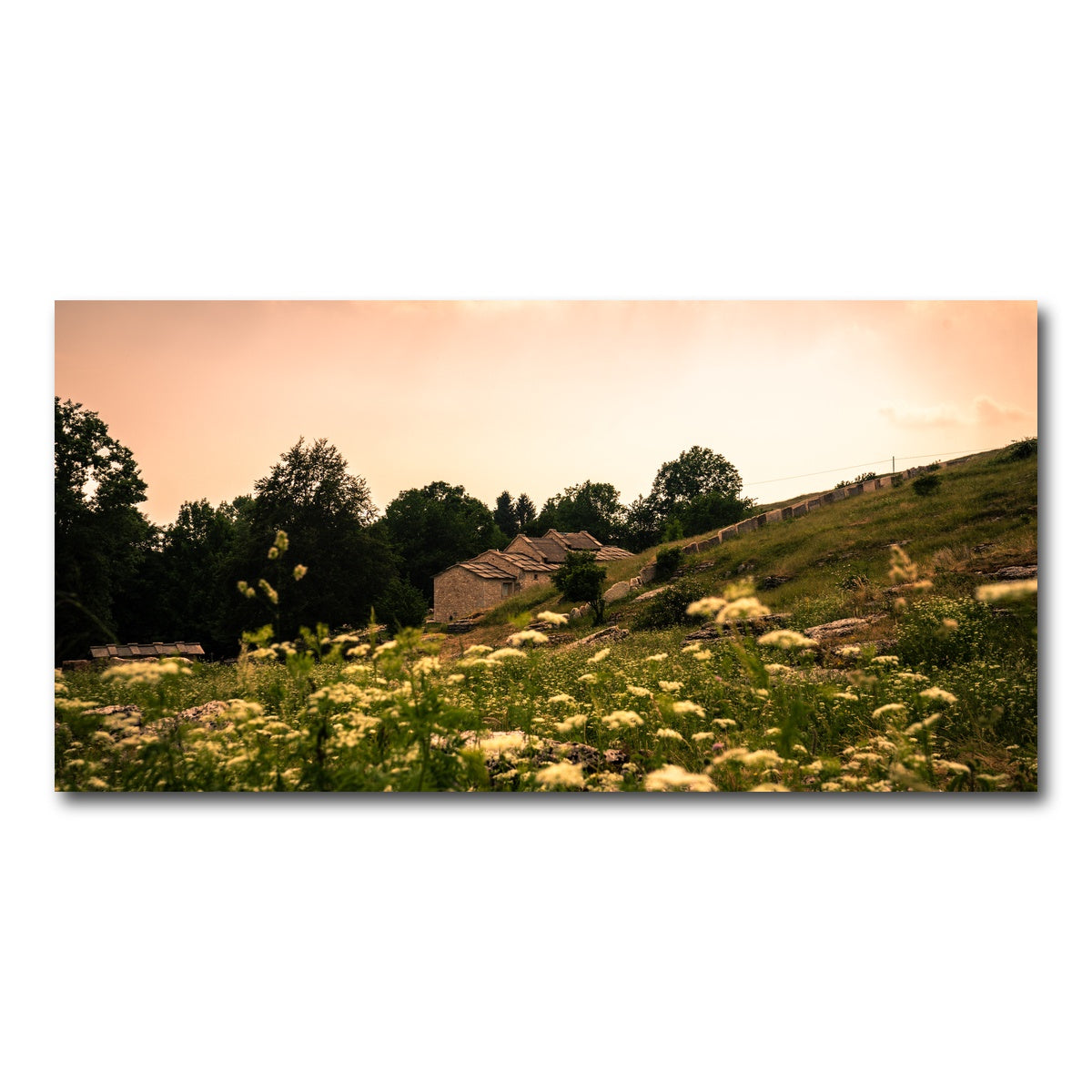 AUTO-MOCKUP WHITE | A village on the mountains | 1 Piece | Gallery Wrap Canvas | group=2x1