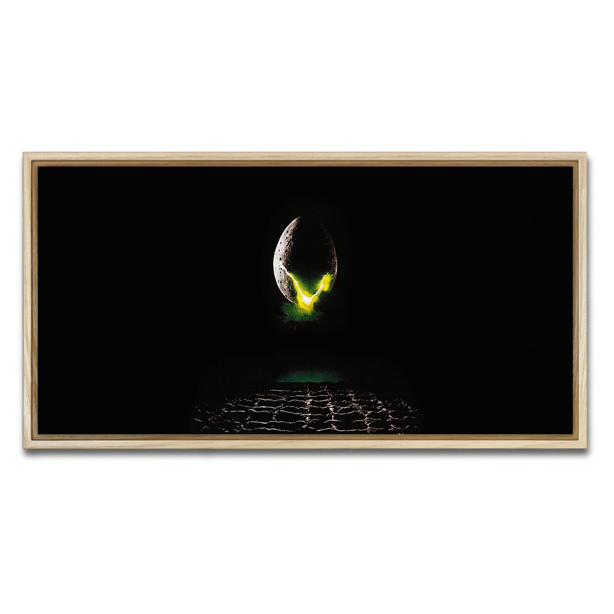 AUTO-MOCKUP WHITE | Alien | 1 Piece | Natural Framed Canvas | group=2x1