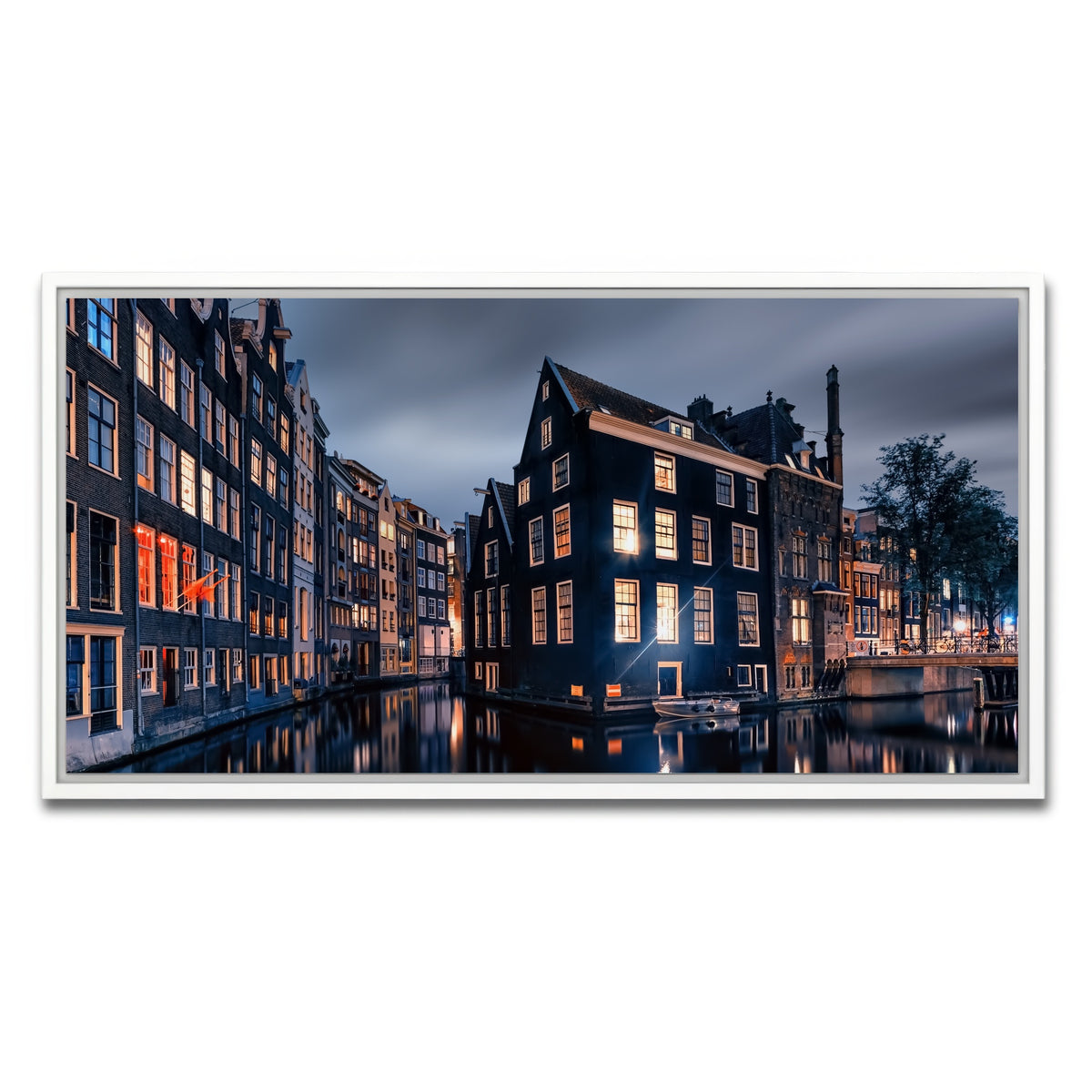 AUTO-MOCKUP WHITE | Amsterdam By Night | 1 Piece | White Framed Canvas | group=2x1
