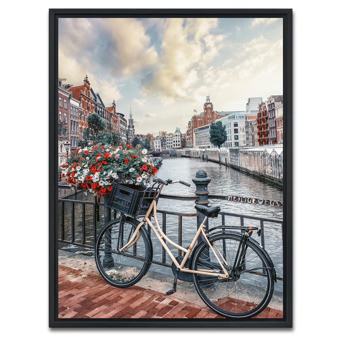 AUTO-MOCKUP WHITE | Amsterdam Canal | 1 Piece | Black Framed Canvas | group=3x4