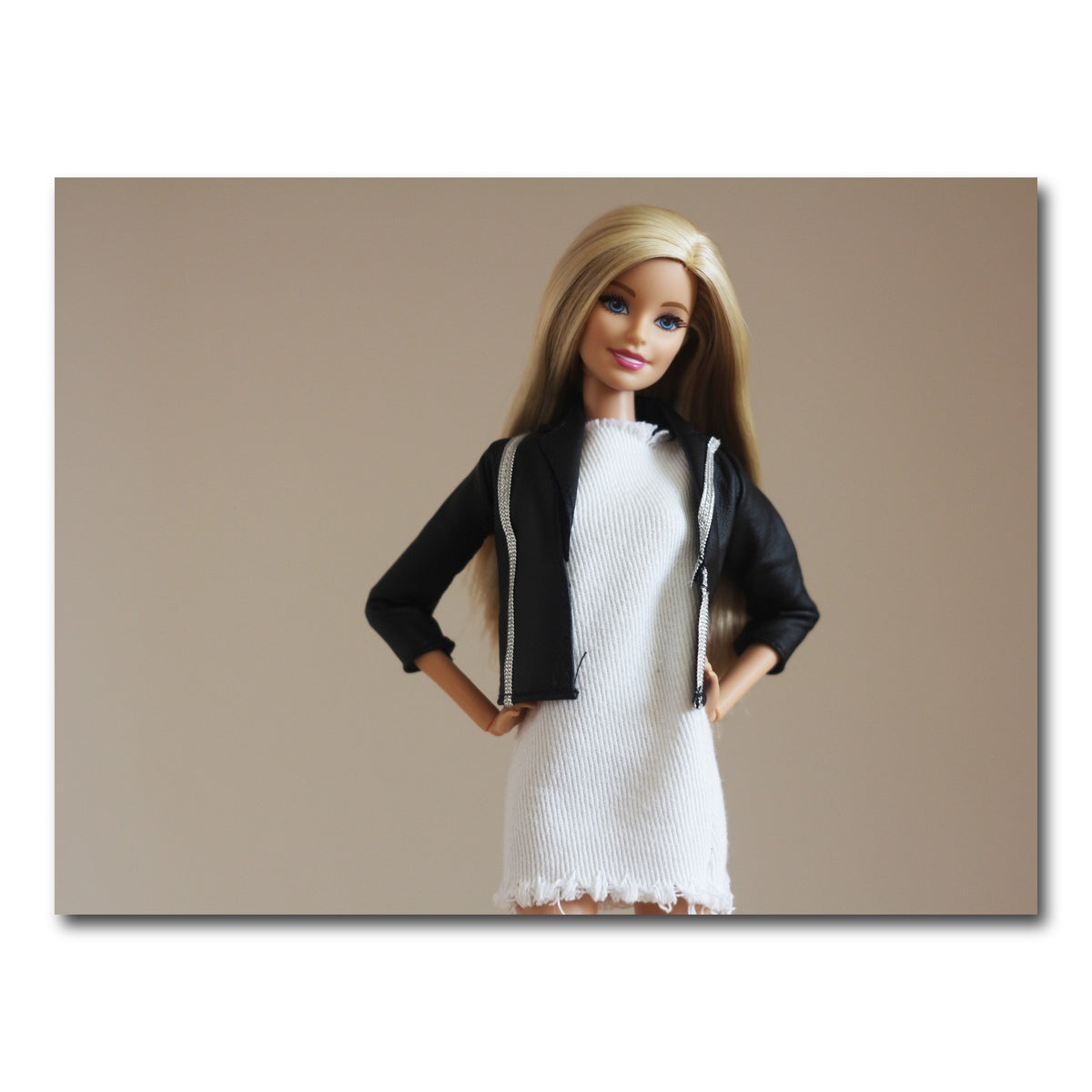 AUTO-MOCKUP WHITE | Barbie Casual | 1 Piece | Gallery Wrap Canvas | group=4x3