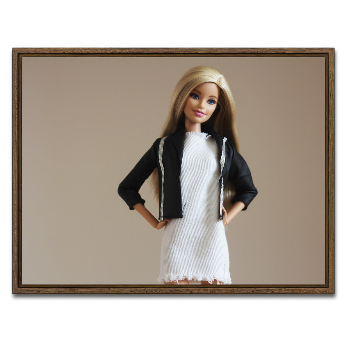 AUTO-MOCKUP WHITE | Barbie Casual | 1 Piece | Walnut Framed Canvas | group=4x3