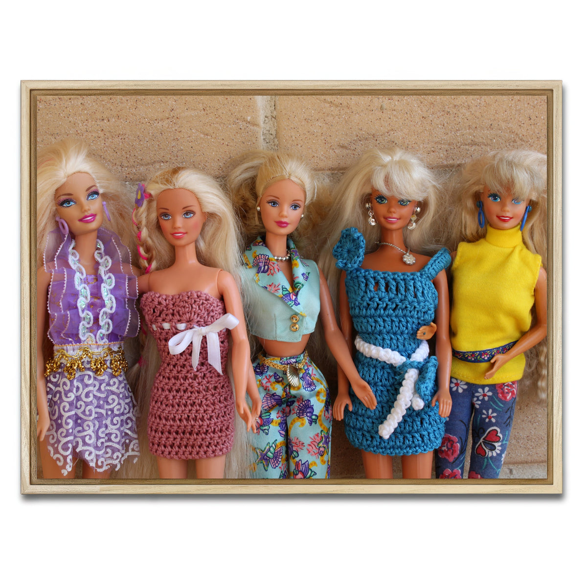 AUTO-MOCKUP WHITE | Barbie Vintage Wear | 1 Piece | Natural Framed Canvas | group=4x3