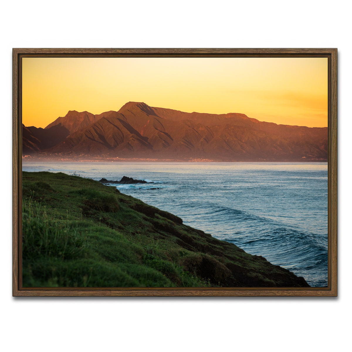 AUTO-MOCKUP WHITE | Beauty of Maui | 1 Piece | Walnut Framed Canvas | group=4x3