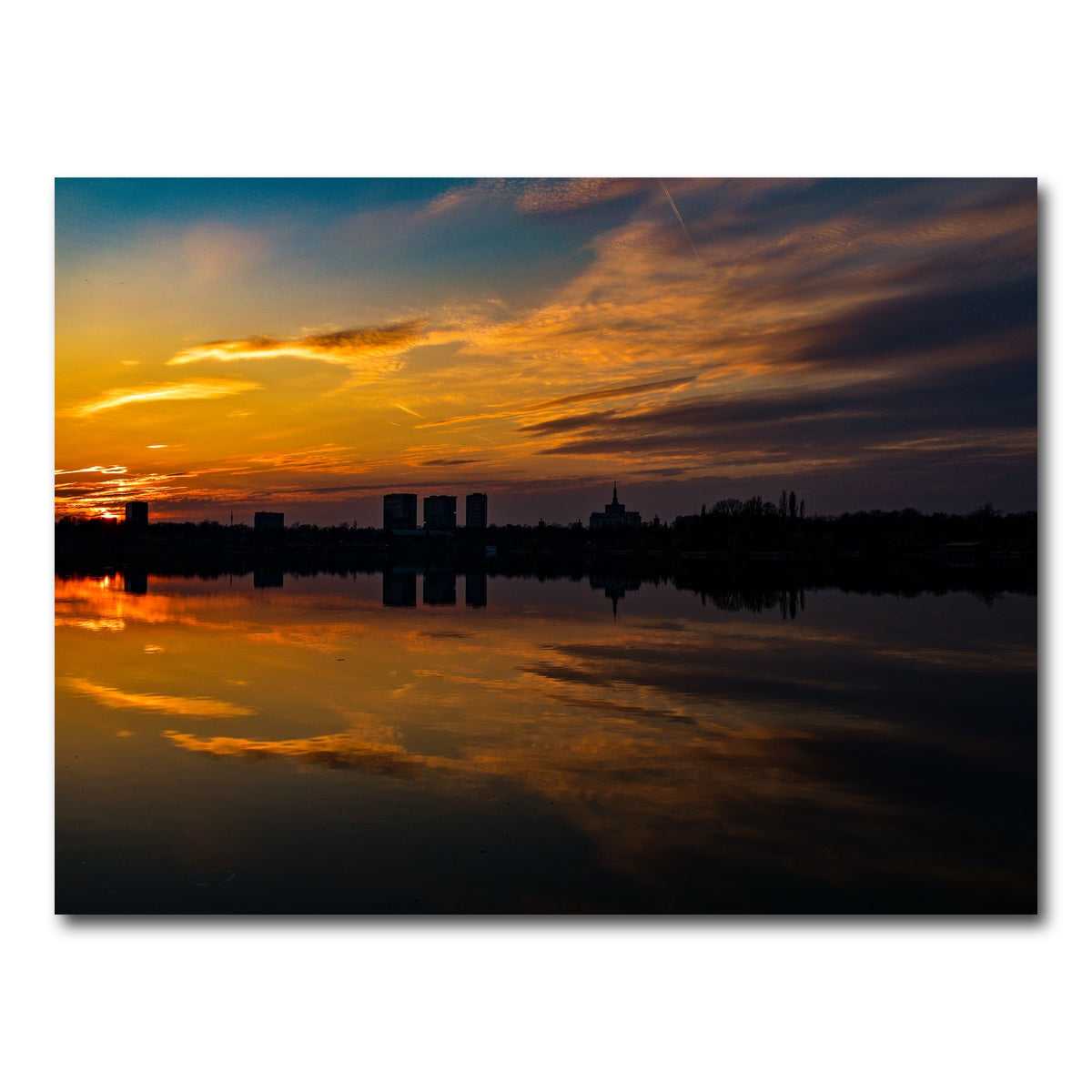 AUTO-MOCKUP WHITE | Bucharest Sunset 4 | 1 Piece | Gallery Wrap Canvas | group=4x3