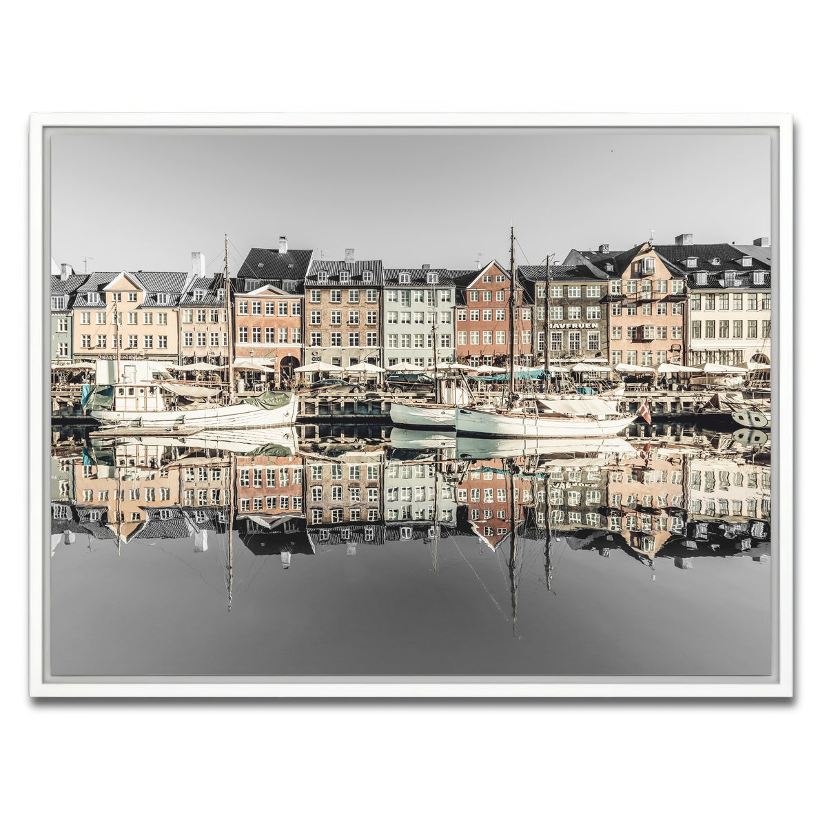 AUTO-MOCKUP WHITE | COPENHAGEN VINTAGE Nyhavn in the morning | 1 Piece | White Framed Canvas | group=4x3