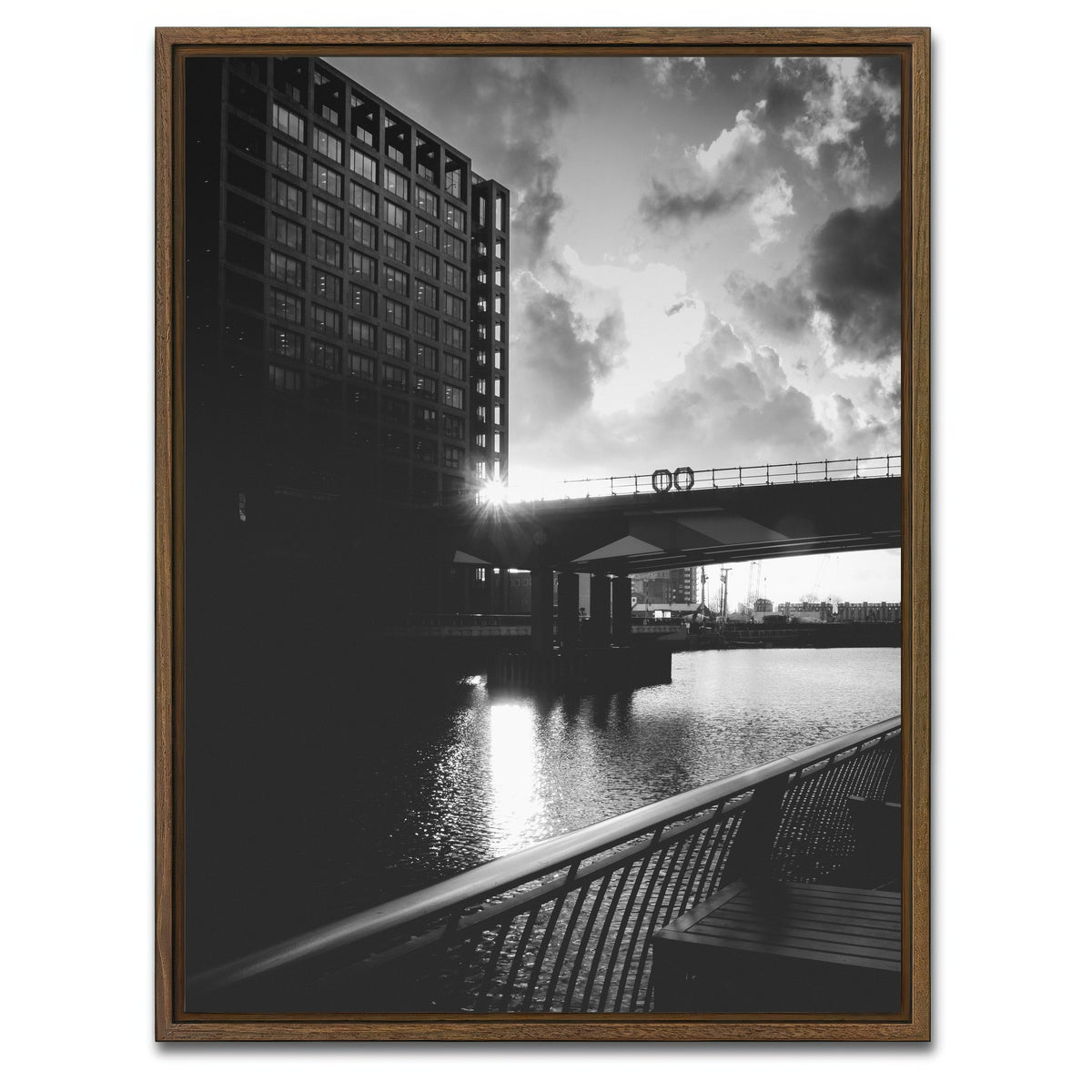 AUTO-MOCKUP WHITE | Canary Wharf | 1 Piece | Walnut Framed Canvas | group=3x4