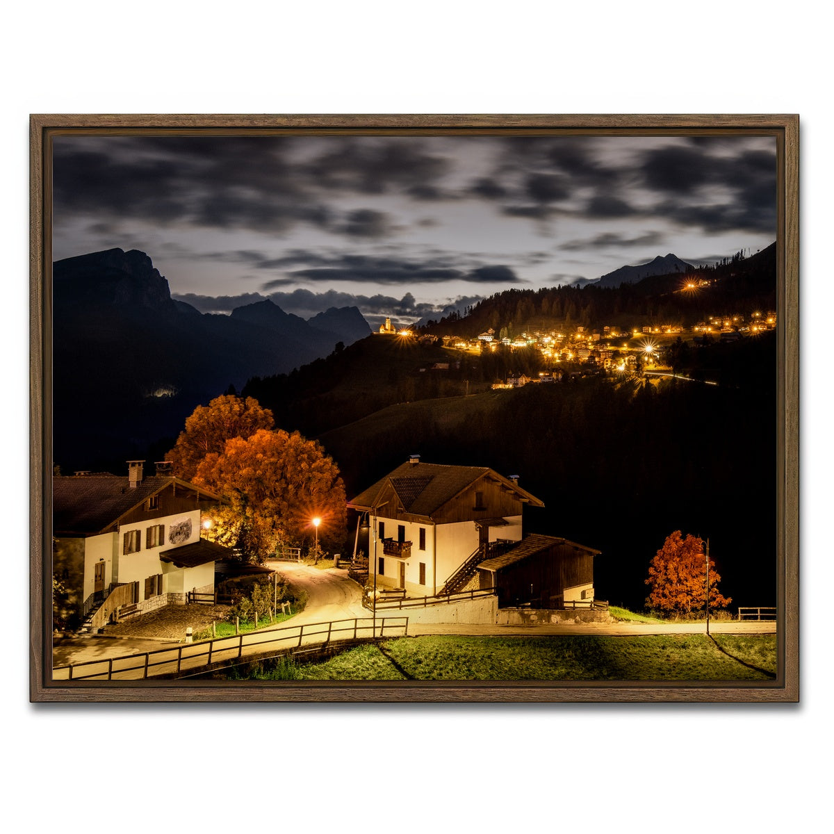 AUTO-MOCKUP WHITE | Colle Santa Lucia | 1 Piece | Walnut Framed Canvas | group=4x3
