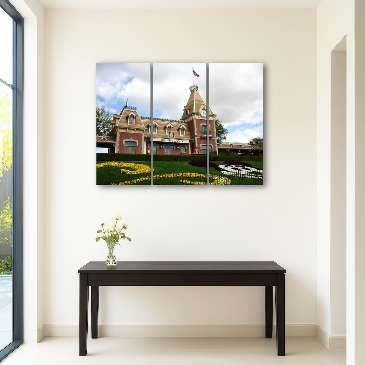 AUTO-MOCKUP ROOM | Disneyland Train Station