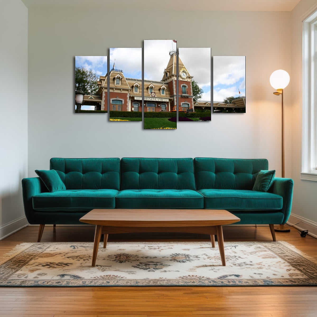 AUTO-MOCKUP ROOM | Disneyland Train Station