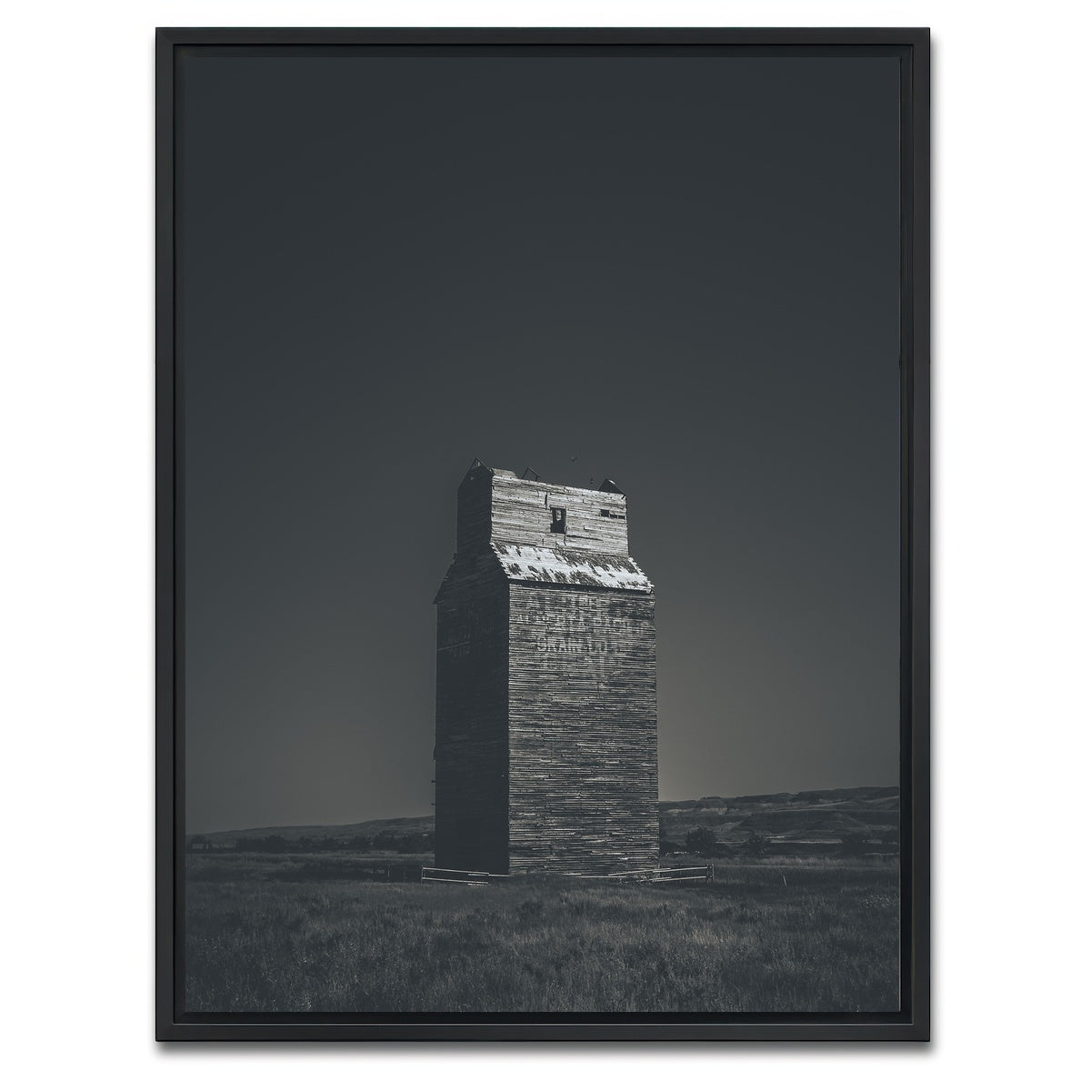 AUTO-MOCKUP WHITE | Grain Silo | 1 Piece | Black Framed Canvas | group=3x4