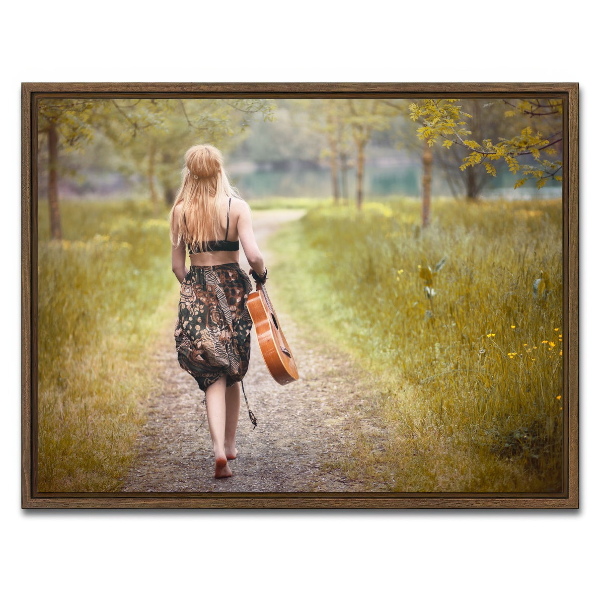 AUTO-MOCKUP WHITE | Hippie woman | 1 Piece | Walnut Framed Canvas | group=4x3