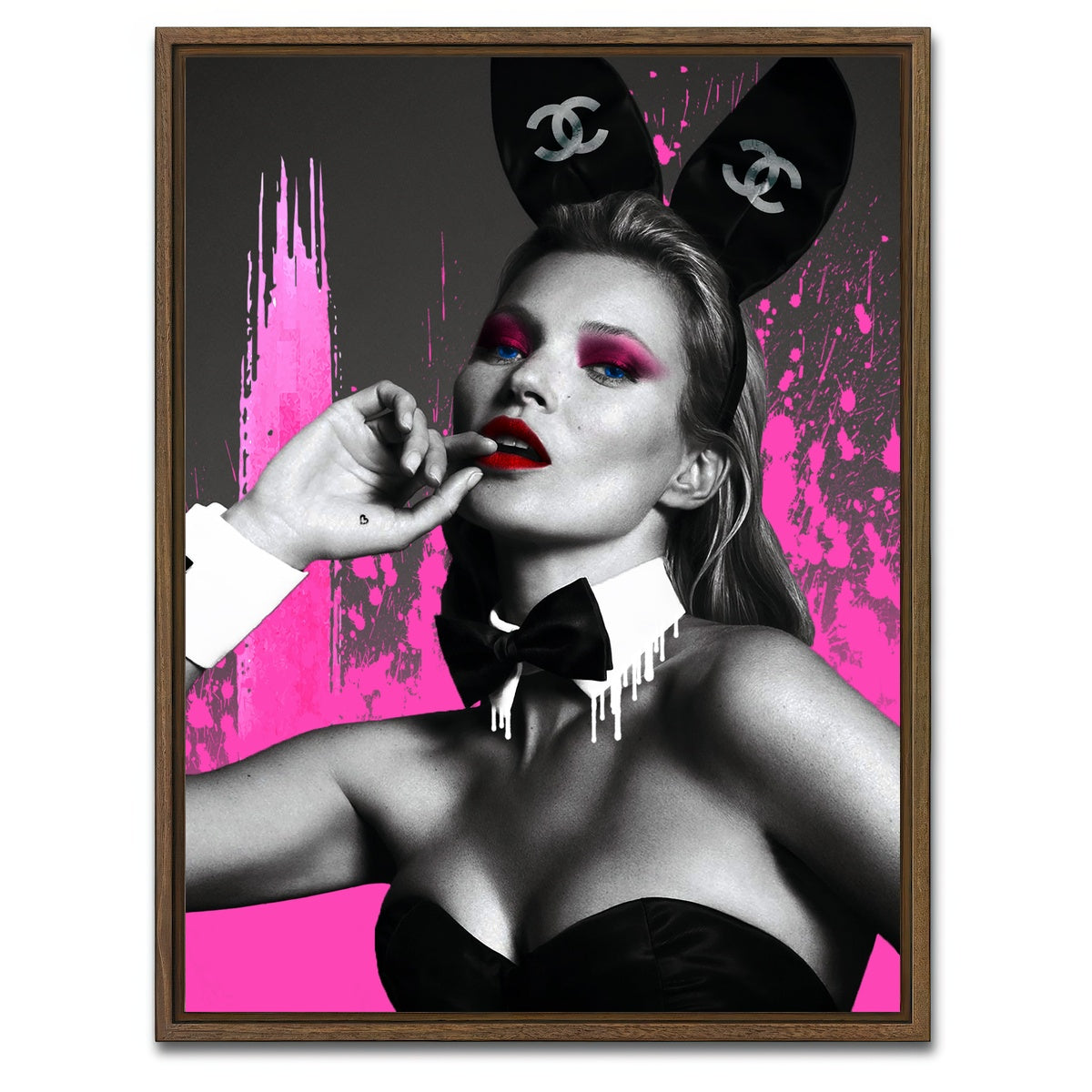 AUTO-MOCKUP WHITE | Kate Moss Chanel | 1 Piece | Walnut Framed Canvas | group=3x4