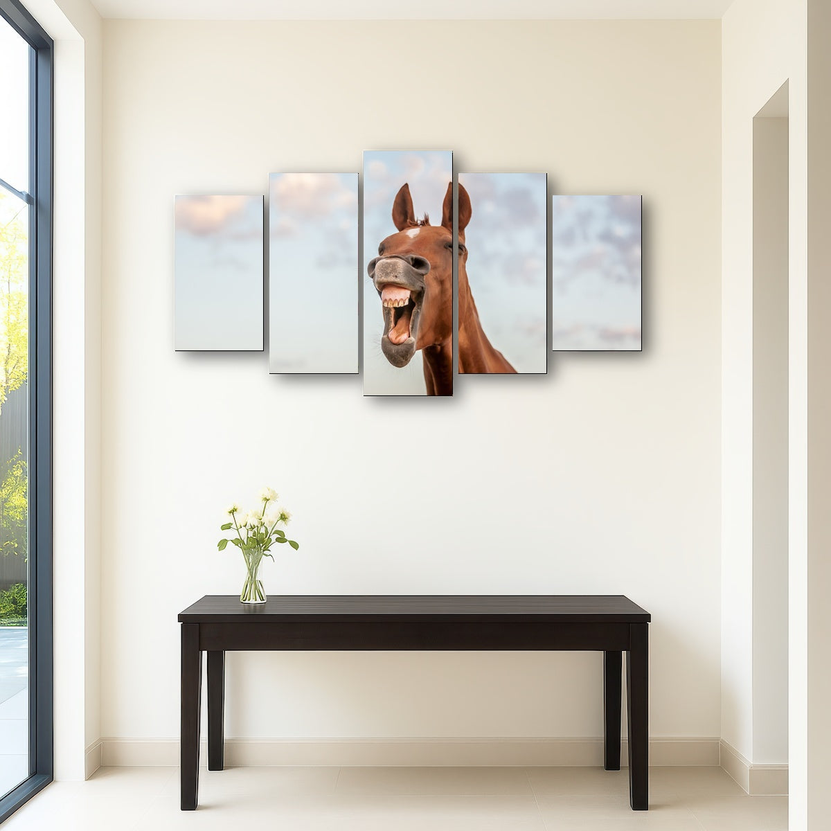 AUTO-MOCKUP ROOM | Laughing horse