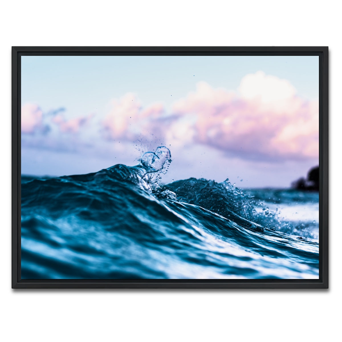 AUTO-MOCKUP WHITE | Loved | 1 Piece | Black Framed Canvas | group=4x3