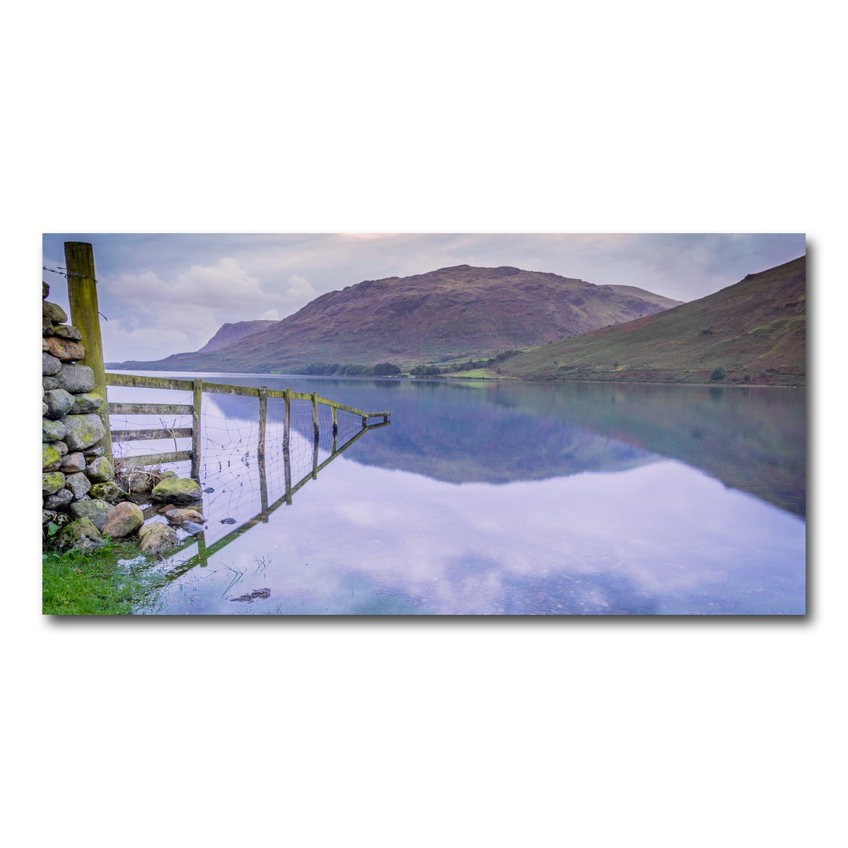 AUTO-MOCKUP WHITE | Mirrored Fence | 1 Piece | Gallery Wrap Canvas | group=2x1