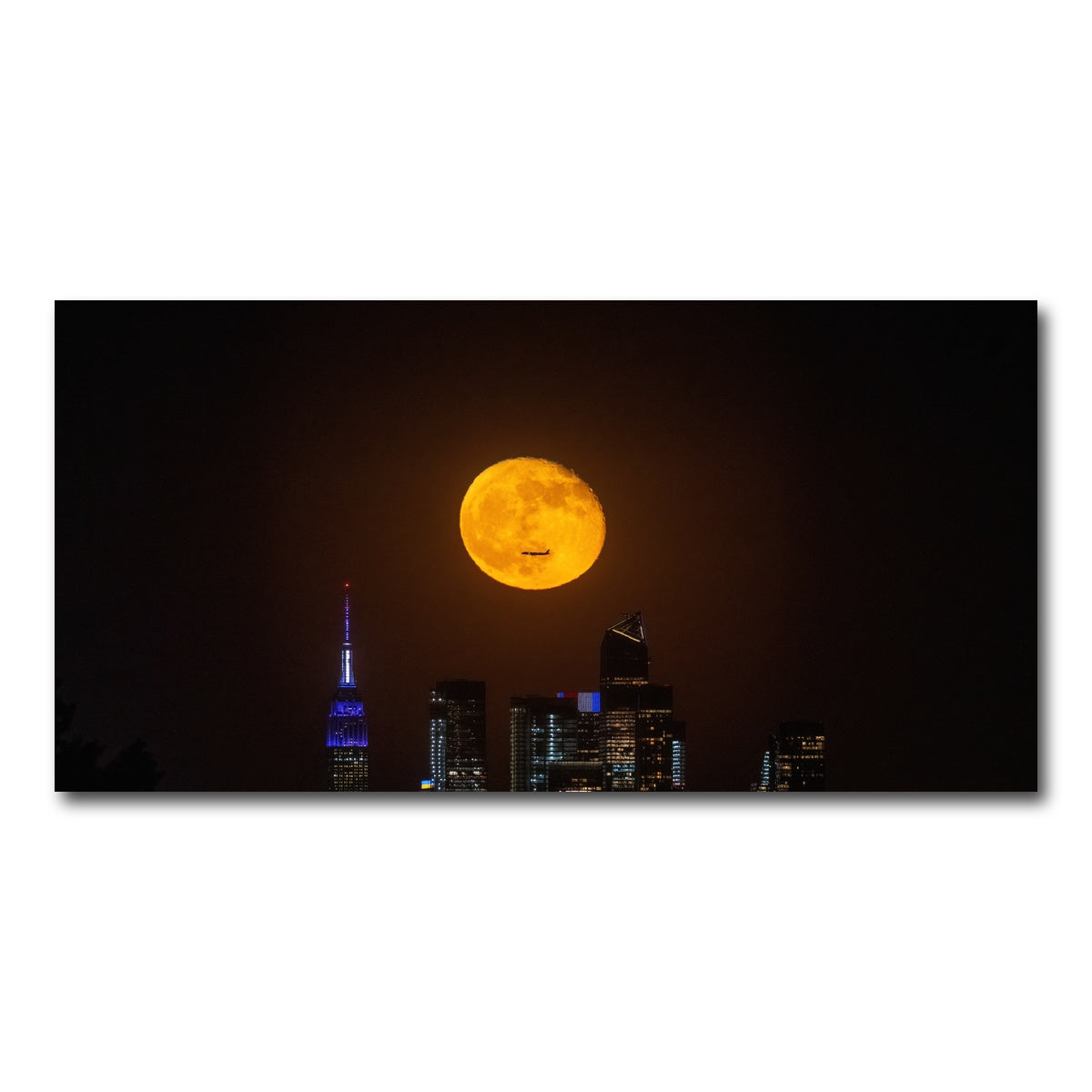 AUTO-MOCKUP WHITE | Moon and NYC | 1 Piece | Gallery Wrap Canvas | group=2x1