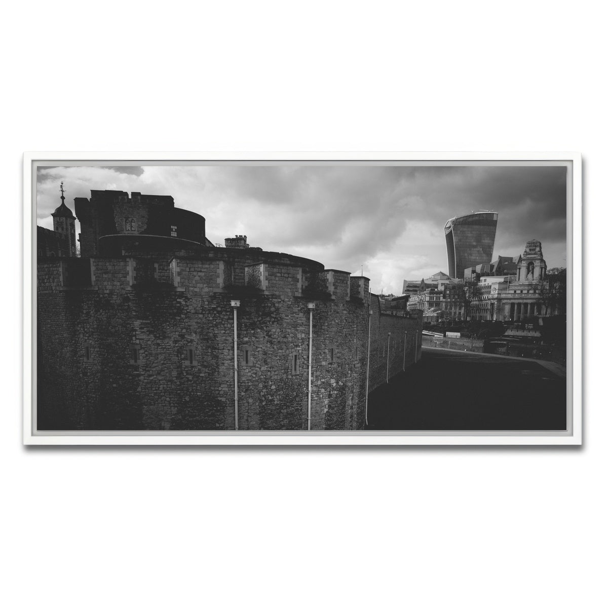 AUTO-MOCKUP WHITE | Old and New London | 1 Piece | White Framed Canvas | group=2x1