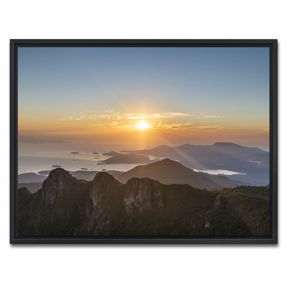 AUTO-MOCKUP WHITE | On Top of the World | 1 Piece | Black Framed Canvas | group=4x3
