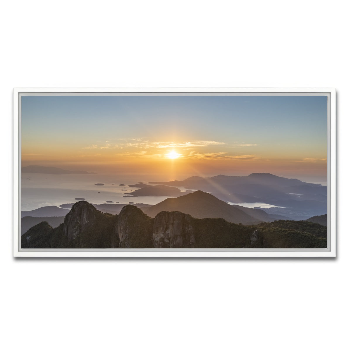 AUTO-MOCKUP WHITE | On Top of the World | 1 Piece | White Framed Canvas | group=2x1