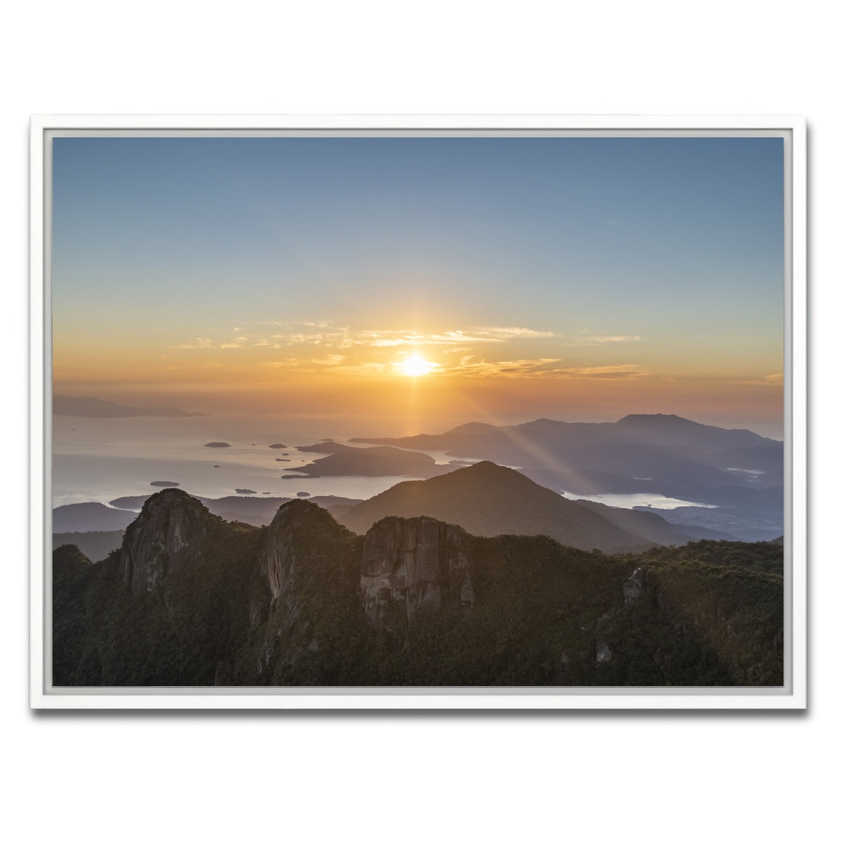 AUTO-MOCKUP WHITE | On Top of the World | 1 Piece | White Framed Canvas | group=4x3