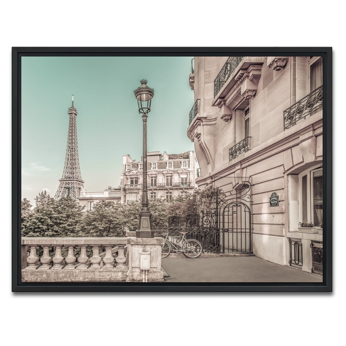 AUTO-MOCKUP WHITE | Paris Charm | 1 Piece | Black Framed Canvas | group=4x3