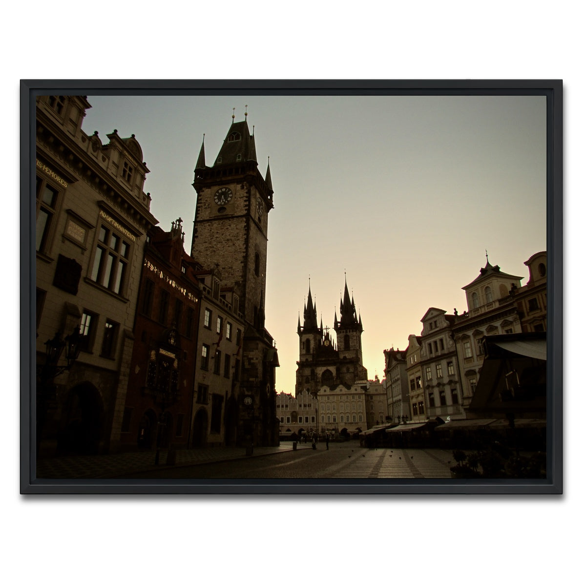 AUTO-MOCKUP WHITE | Prague | 1 Piece | Black Framed Canvas | group=4x3