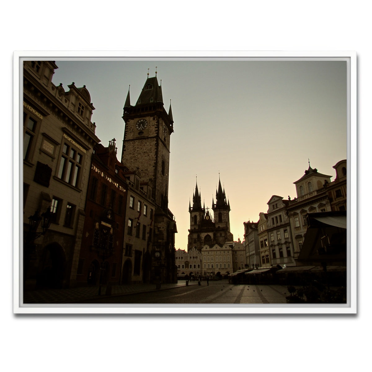 AUTO-MOCKUP WHITE | Prague | 1 Piece | White Framed Canvas | group=4x3