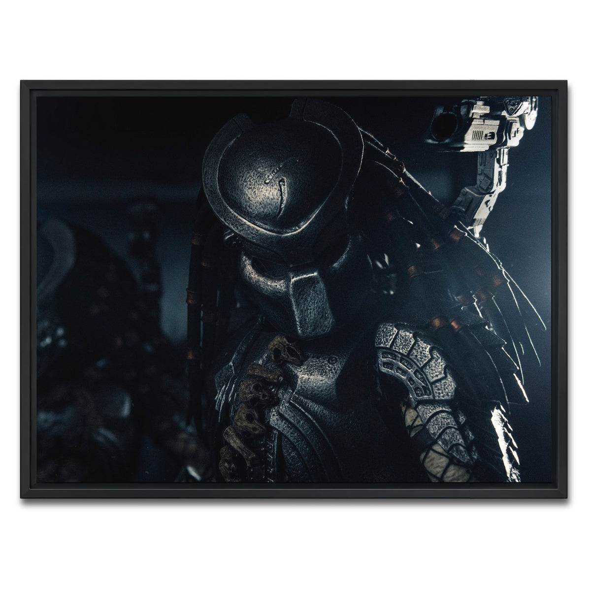 AUTO-MOCKUP WHITE | Predator in the Shadows | 1 Piece | Black Framed Canvas | group=4x3