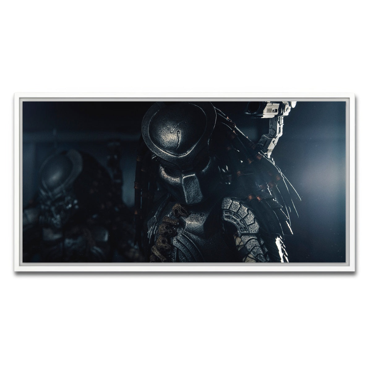 AUTO-MOCKUP WHITE | Predator in the Shadows | 1 Piece | White Framed Canvas | group=2x1