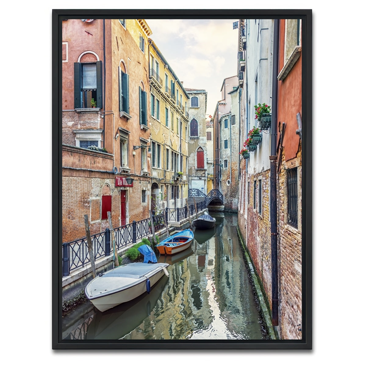 AUTO-MOCKUP WHITE | Quiet Venice | 1 Piece | Black Framed Canvas | group=3x4