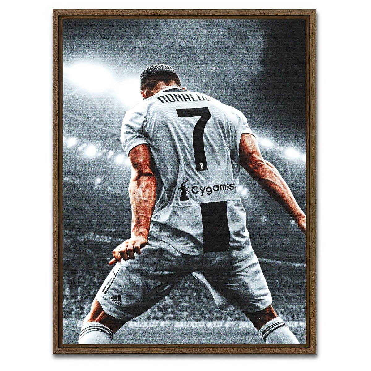 AUTO-MOCKUP WHITE | Ronaldo Number 7 | 1 Piece | Walnut Framed Canvas | group=3x4