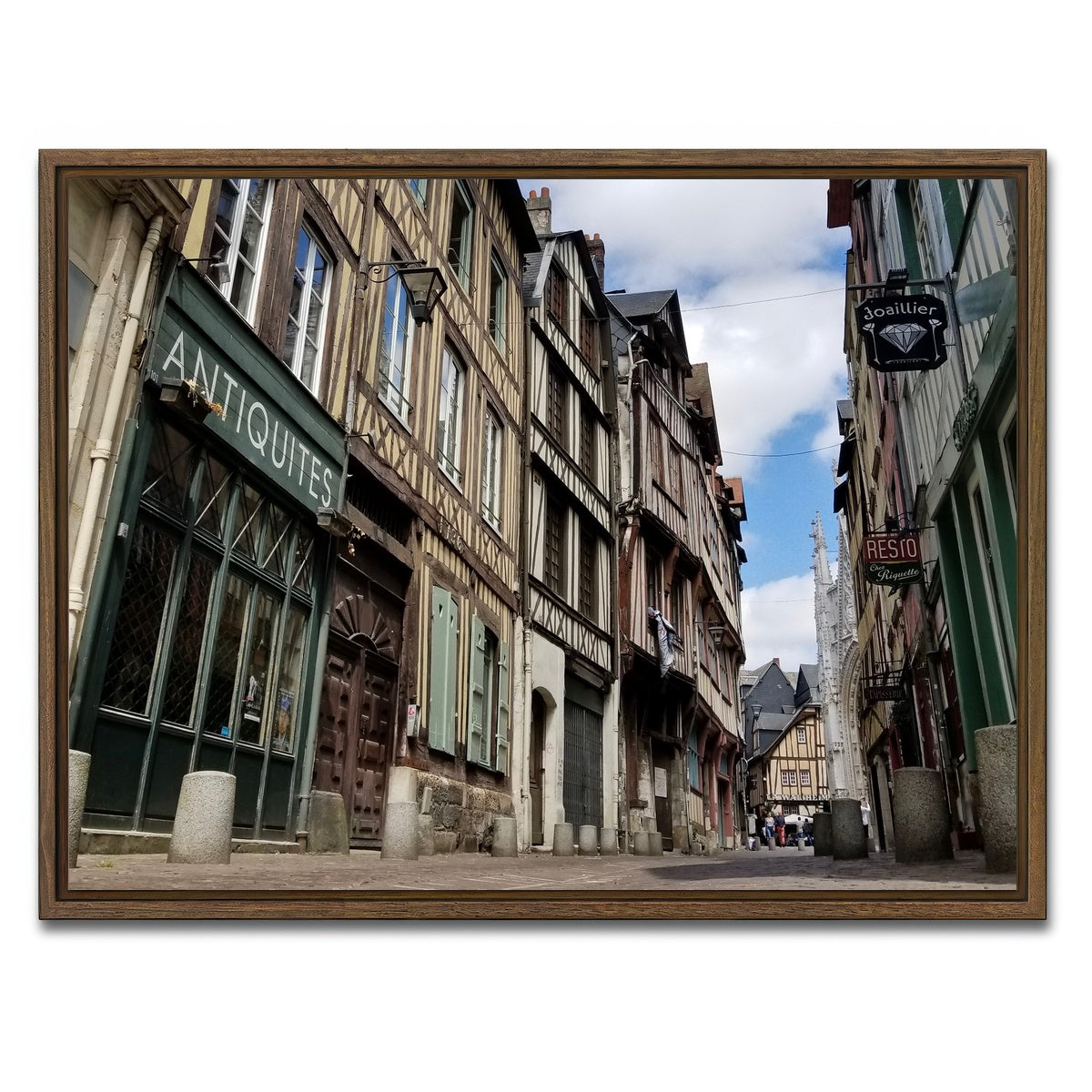 AUTO-MOCKUP WHITE | Rouen France | 1 Piece | Walnut Framed Canvas | group=4x3
