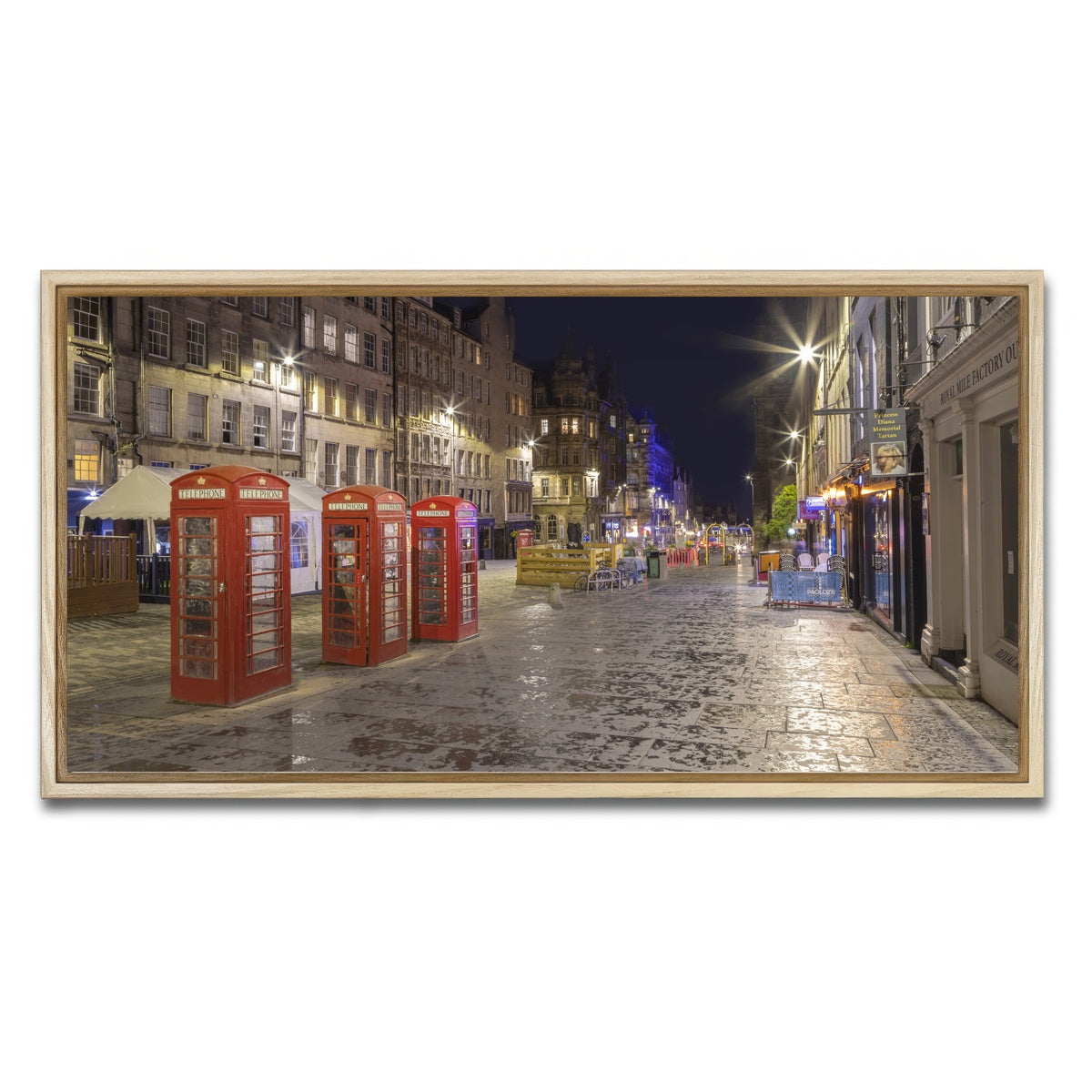 AUTO-MOCKUP WHITE | Royal Mile in Edinburgh | 1 Piece | Natural Framed Canvas | group=2x1