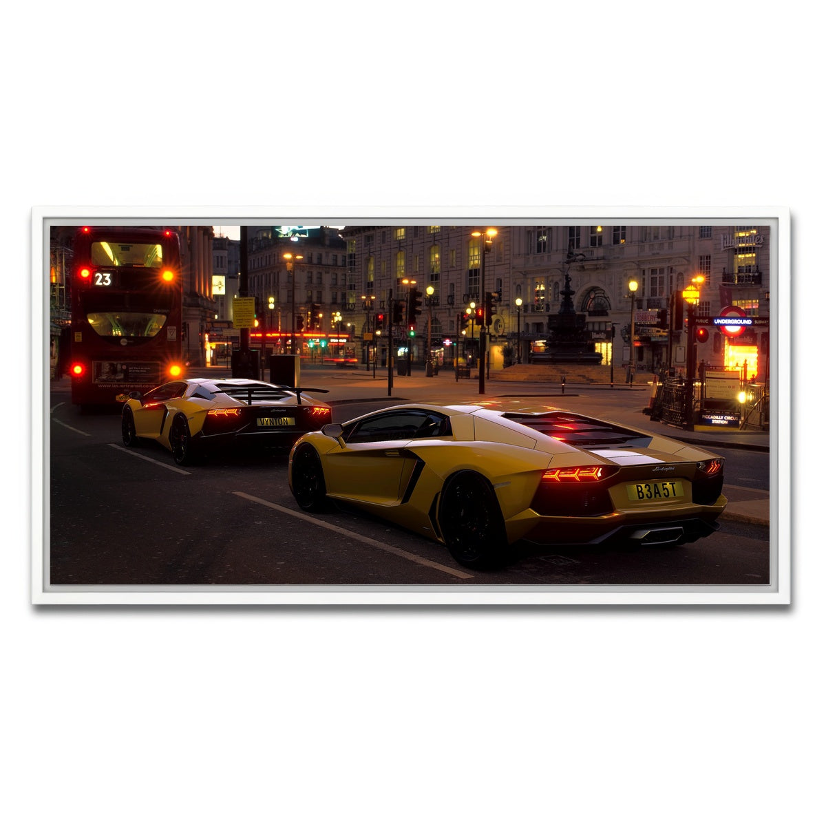 AUTO-MOCKUP WHITE | TRAFFIC JAM | 1 Piece | White Framed Canvas | group=2x1