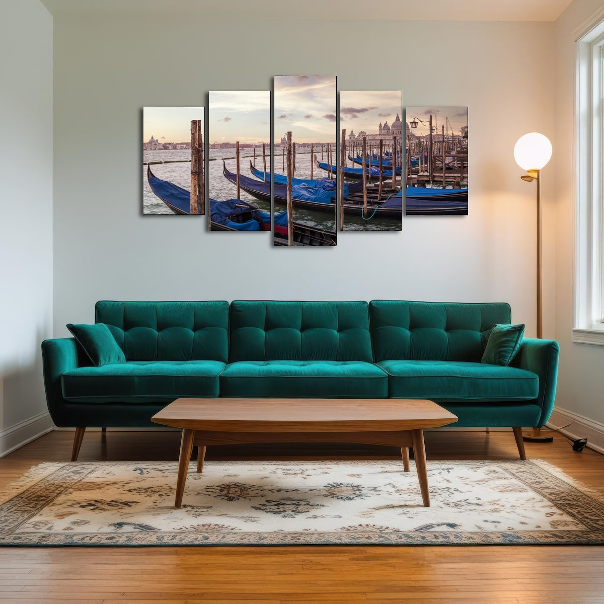 AUTO-MOCKUP ROOM | VENICE Gondolas & Santa Maria della Salute