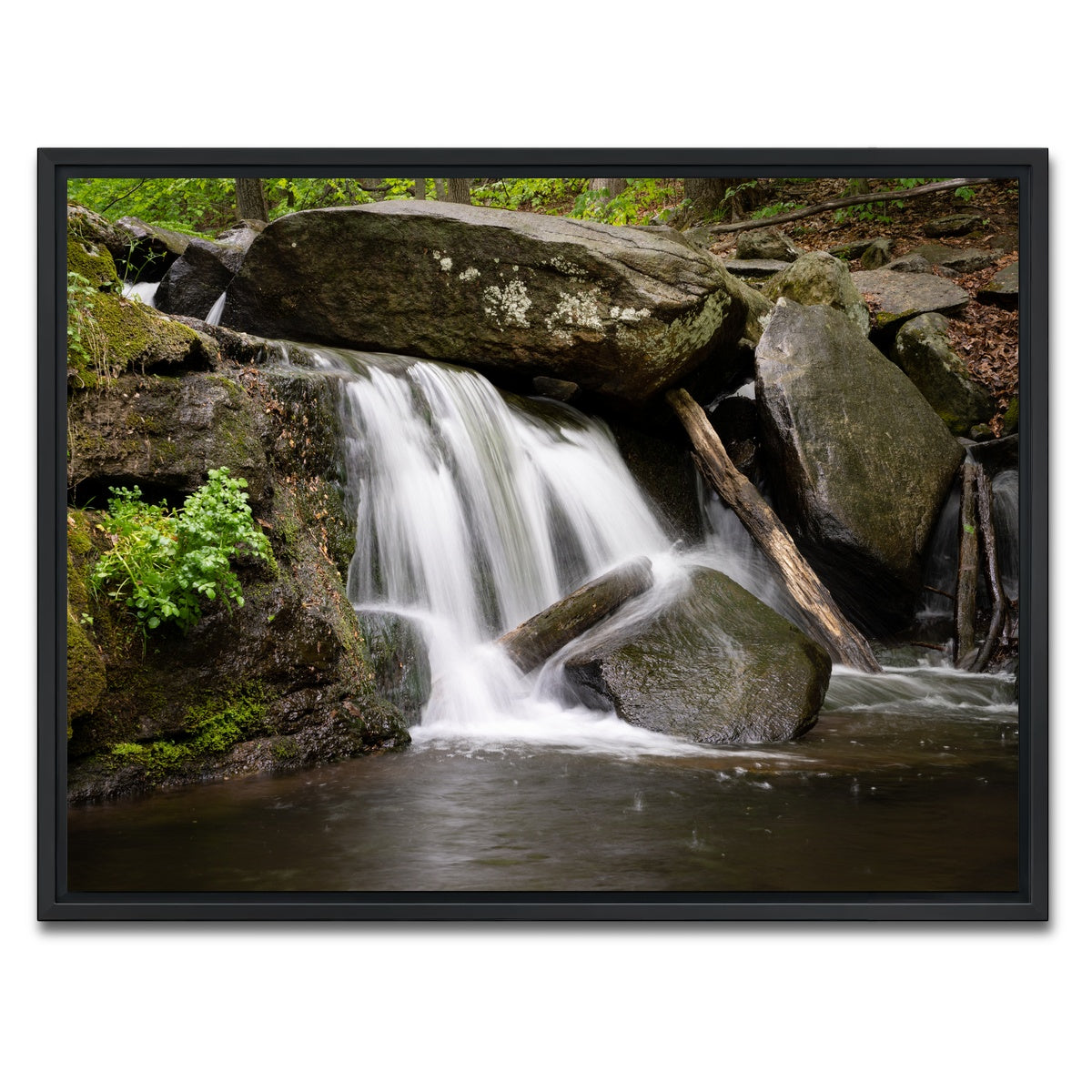 AUTO-MOCKUP WHITE | Waterfall Portrait | 1 Piece | Black Framed Canvas | group=4x3