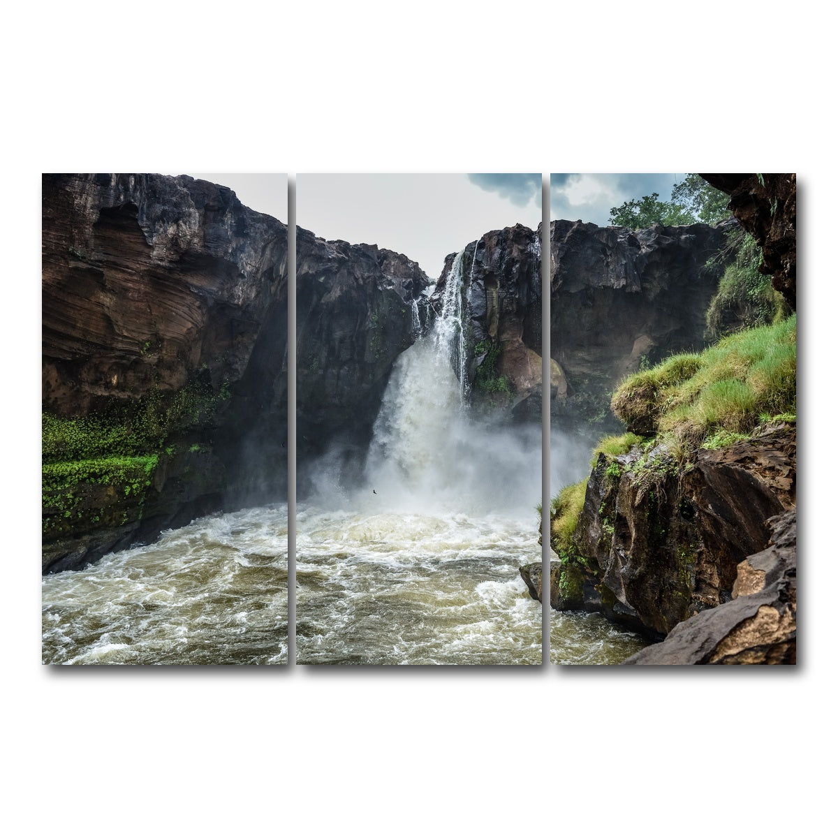 AUTO-MOCKUP WHITE | Waterfall of Rio Farinha - Brazil | 3 Piece | Gallery Wrap Canvas | group=12x24