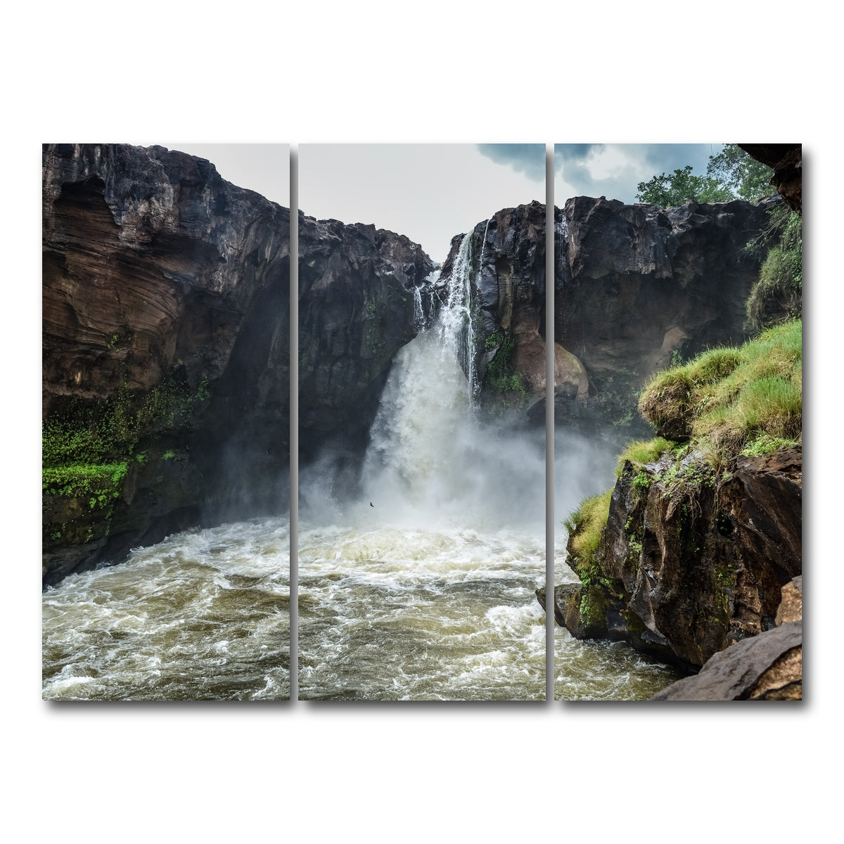 AUTO-MOCKUP WHITE | Waterfall of Rio Farinha - Brazil | 3 Piece | Gallery Wrap Canvas | group=8x18