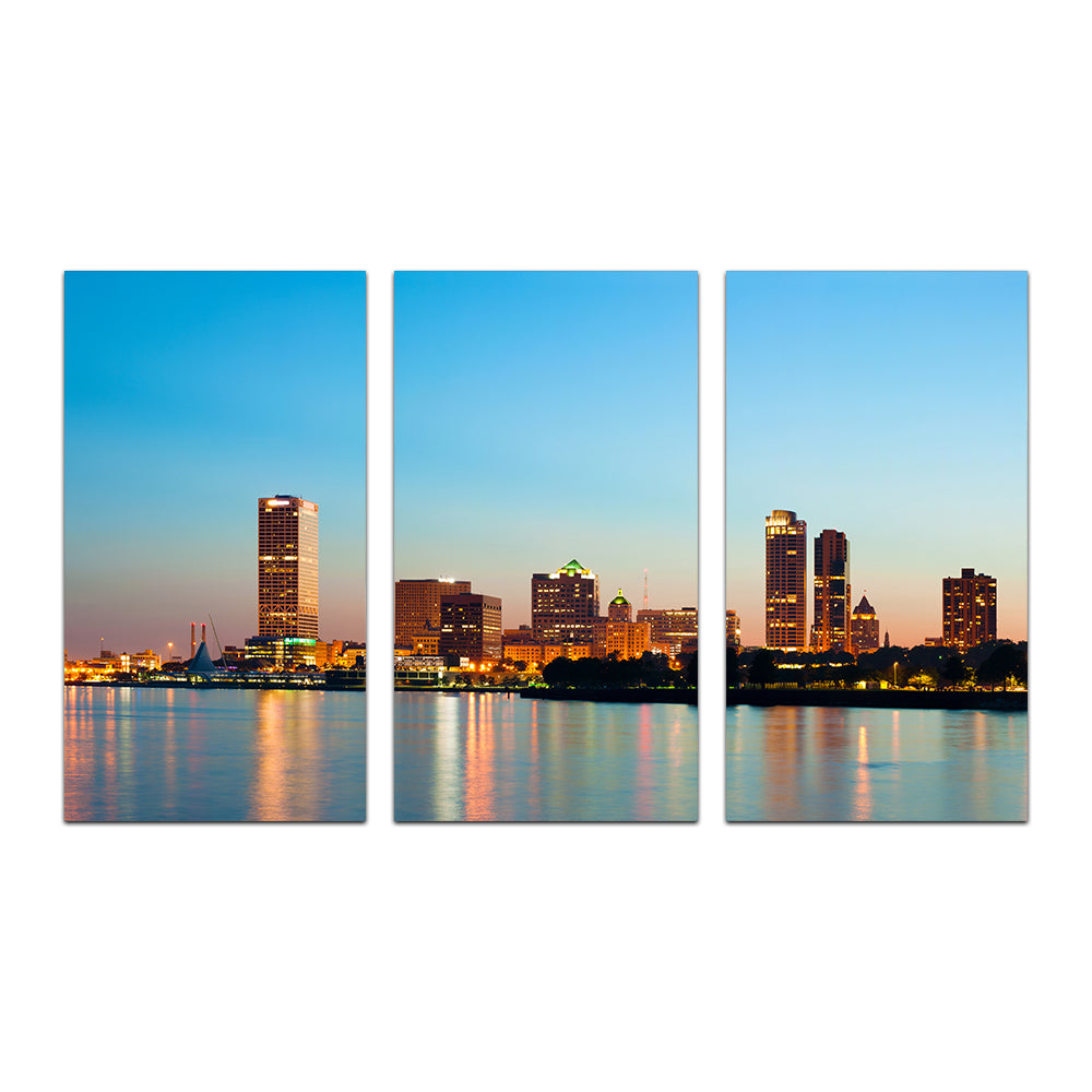Milwaukee Skyline At Twilight Wall Art