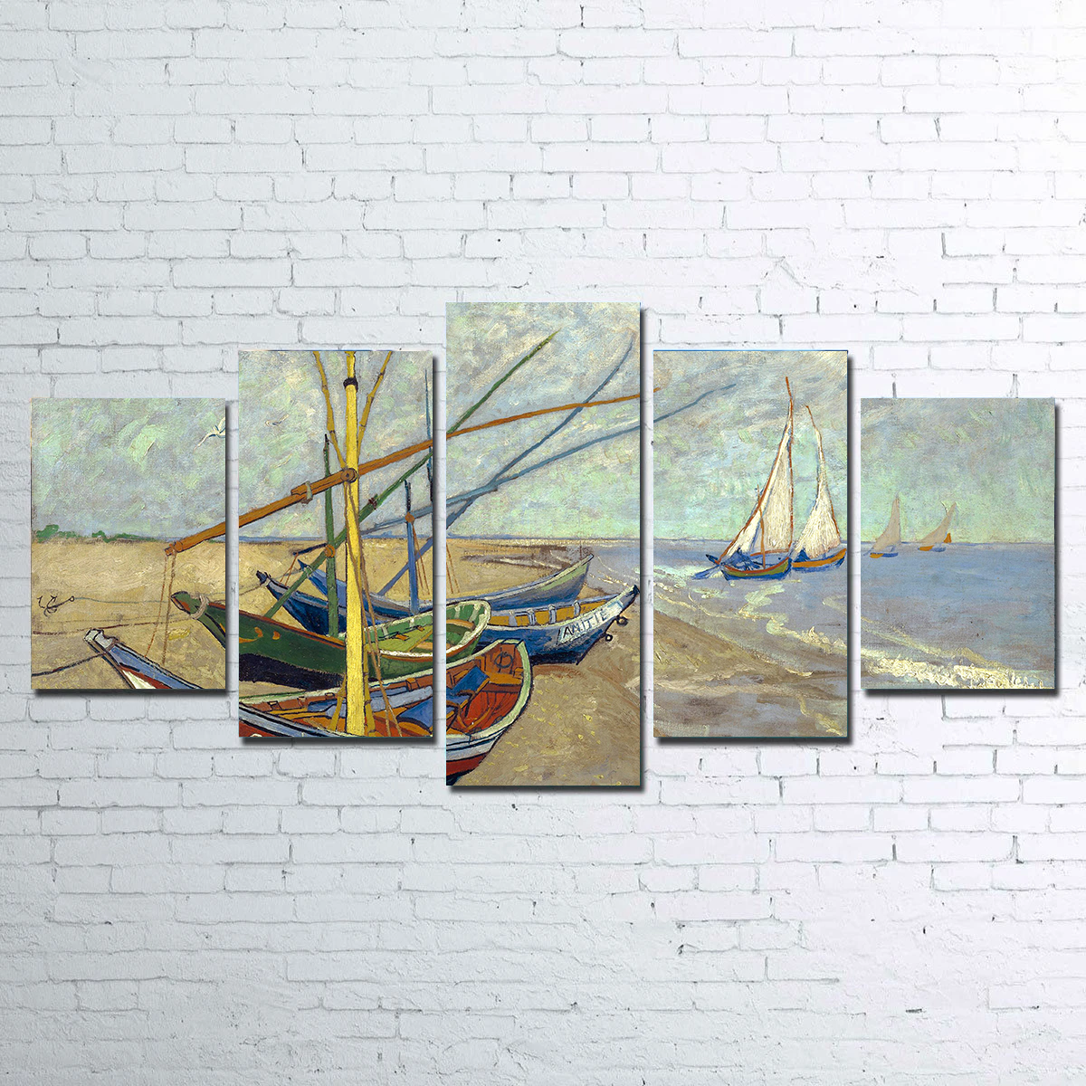 Vissersboten op het strand van Les Saintes-Maries-de-la-Mer Wall Art