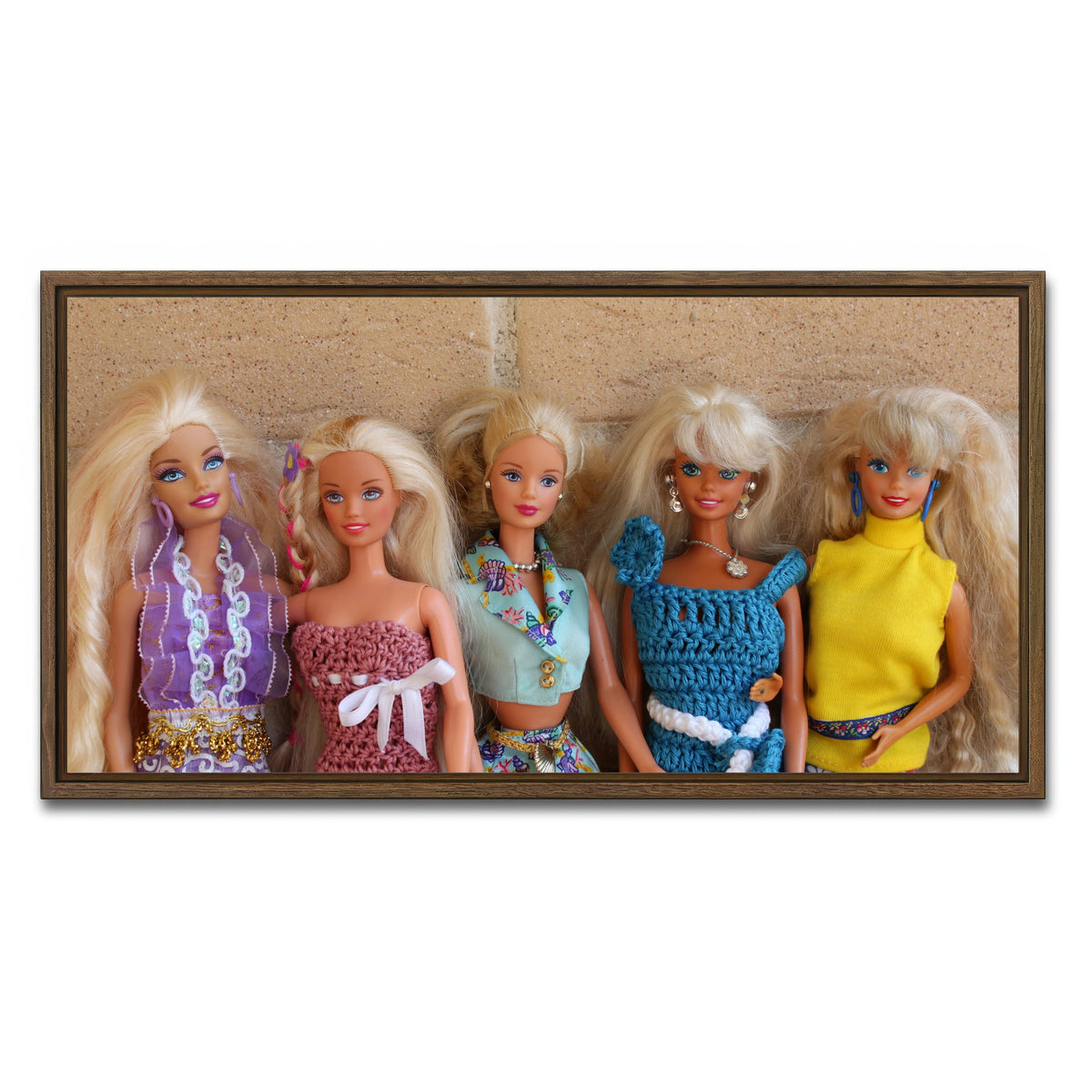 AUTO-MOCKUP WHITE | Barbie Vintage Wear | 1 Piece | Walnut Framed Canvas | group=2x1