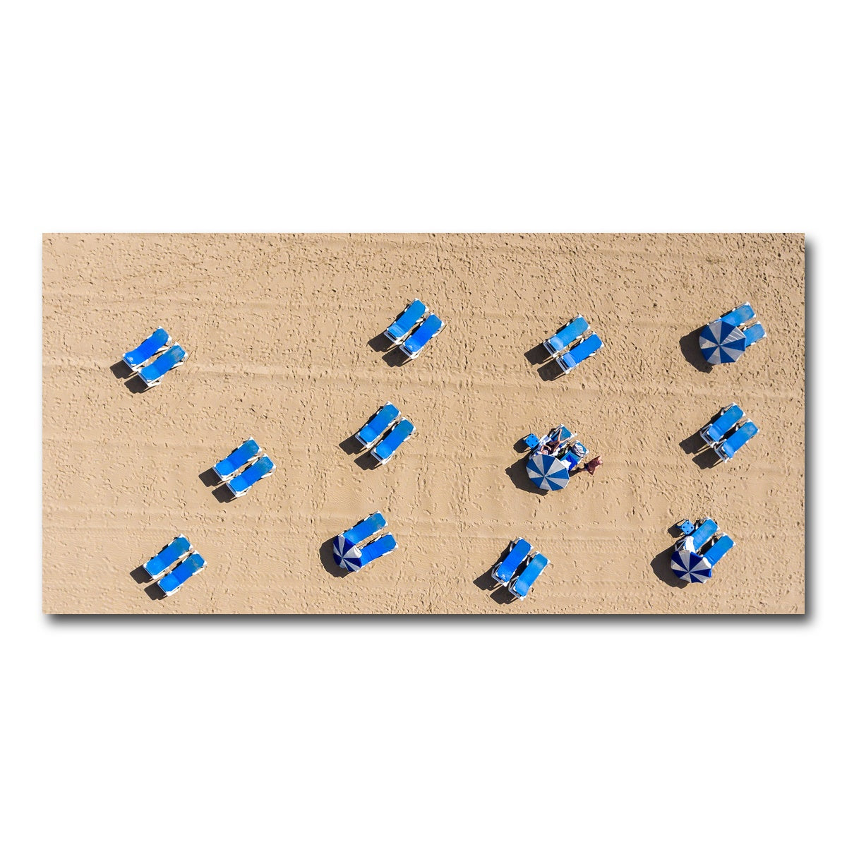 AUTO-MOCKUP WHITE | Beach Goers | 1 Piece | Gallery Wrap Canvas | group=2x1