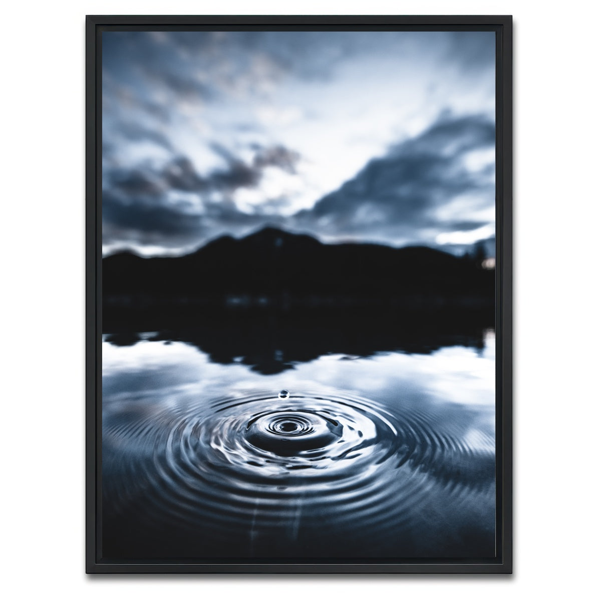 AUTO-MOCKUP WHITE | Blue Drop | 1 Piece | Black Framed Canvas | group=3x4