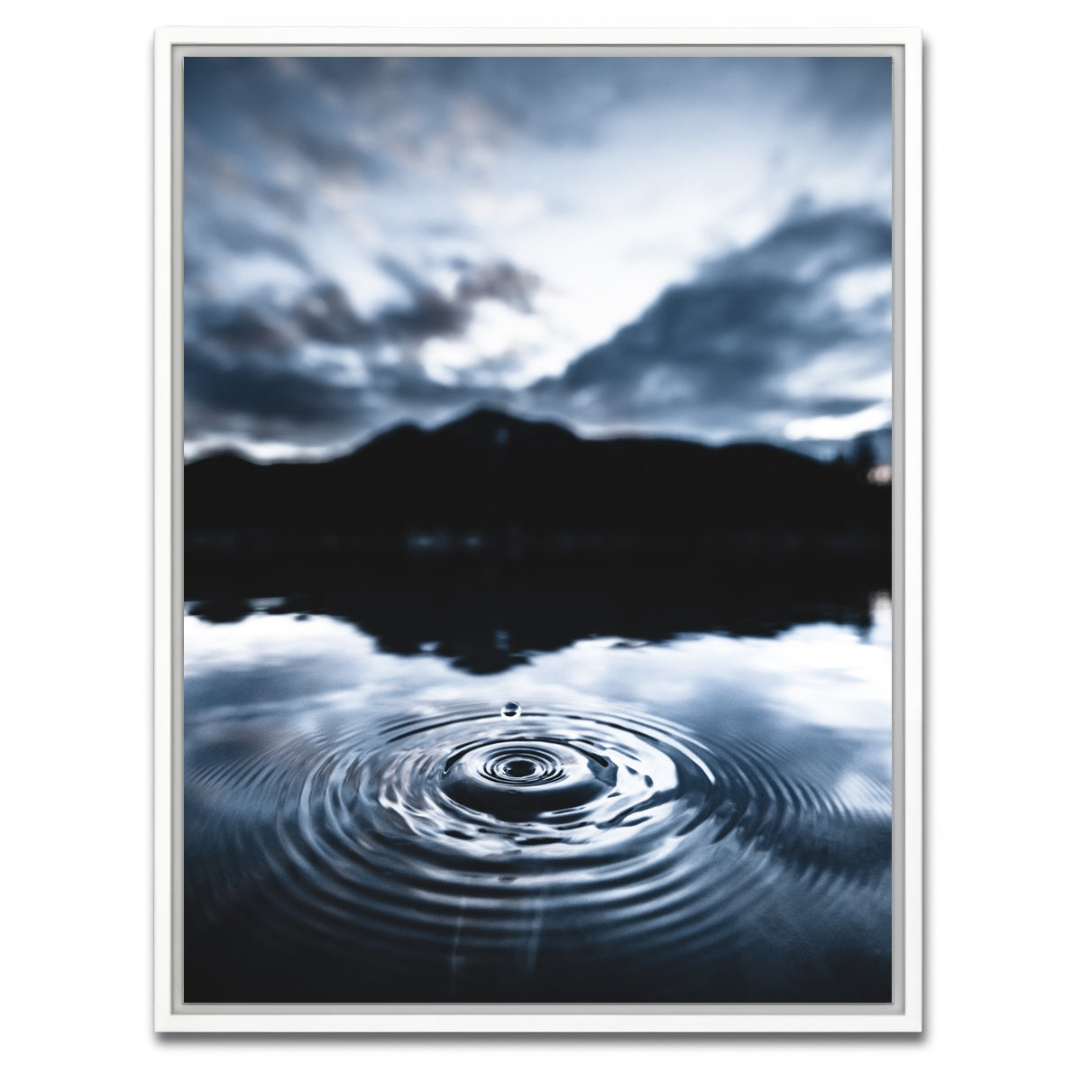 AUTO-MOCKUP WHITE | Blue Drop | 1 Piece | White Framed Canvas | group=3x4