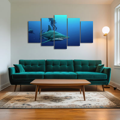 AUTO-MOCKUP ROOM | Bull Shark & Diver