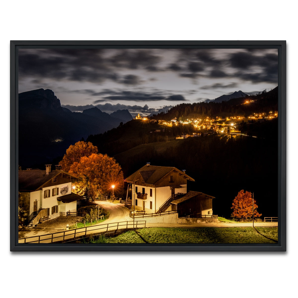 AUTO-MOCKUP WHITE | Colle Santa Lucia | 1 Piece | Black Framed Canvas | group=4x3