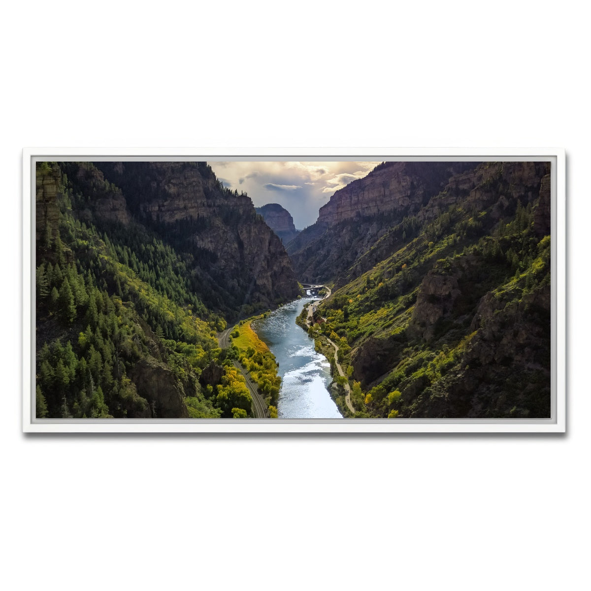 AUTO-MOCKUP WHITE | Colorado Valley | 1 Piece | White Framed Canvas | group=2x1