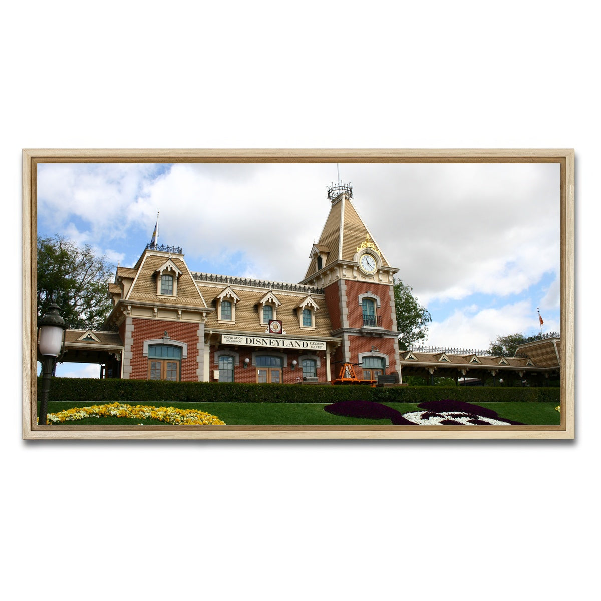 AUTO-MOCKUP WHITE | Disneyland Train Station | 1 Piece | Natural Framed Canvas | group=2x1