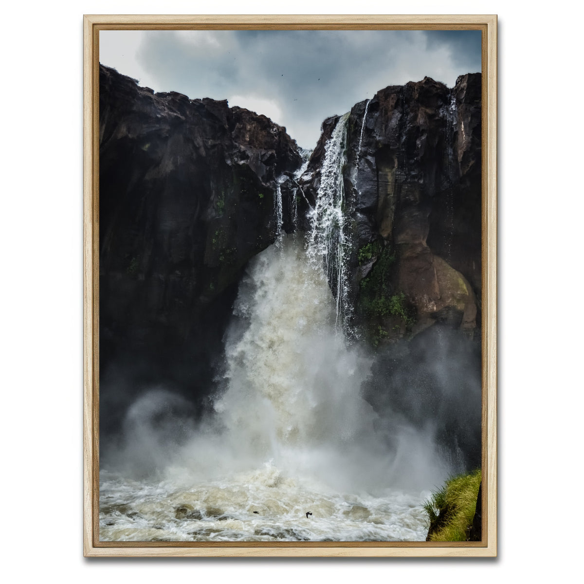AUTO-MOCKUP WHITE | Fearless birds at Prata Waterfall | 1 Piece | Natural Framed Canvas | group=3x4